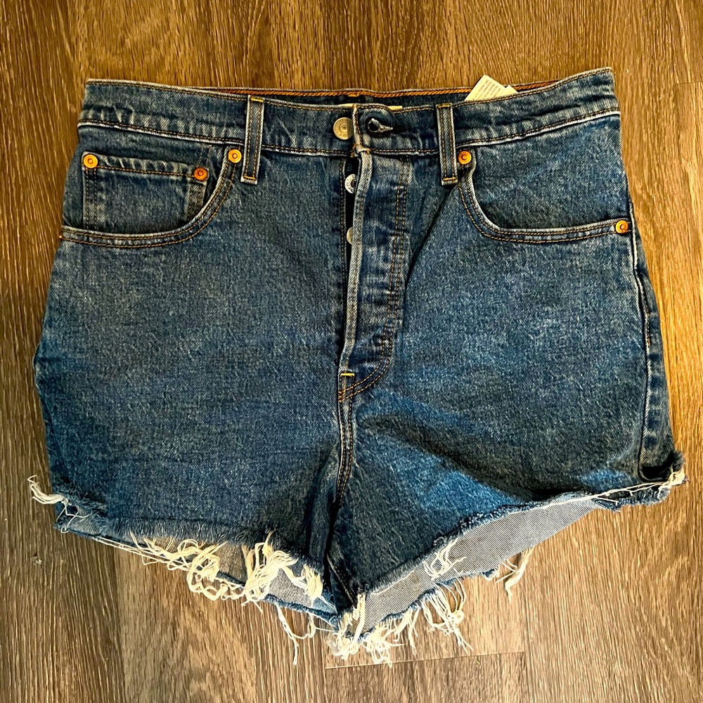 Levi’s Ribcage Shorts size 30